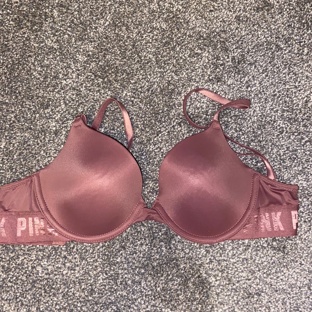 pink victoria’s secret bra